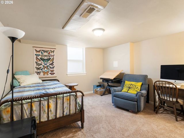 3103 Ne DEKUM St, Portland, OR 97211