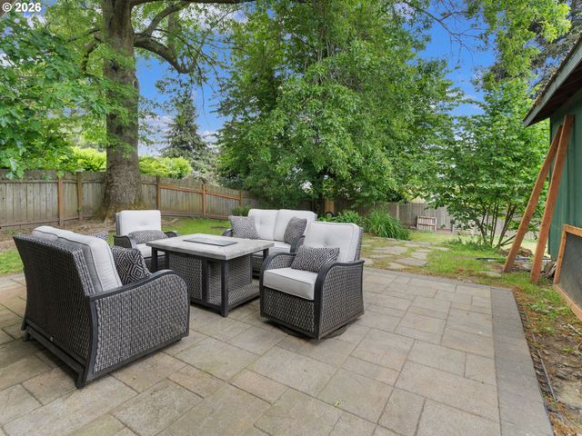 3103 Ne DEKUM St, Portland, OR 97211