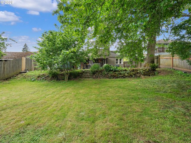 3103 Ne DEKUM St, Portland, OR 97211