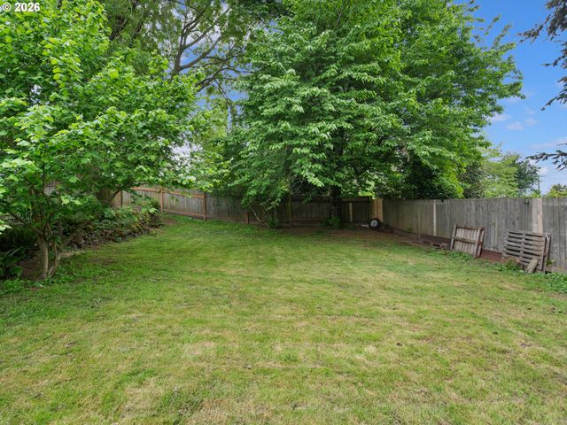 3103 Ne DEKUM St, Portland, OR 97211