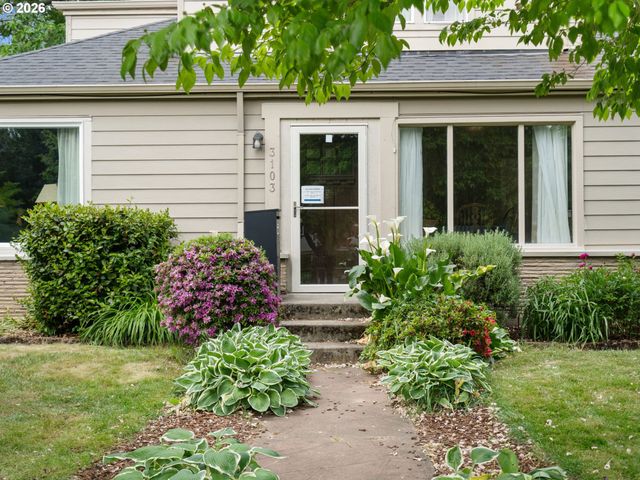 3103 Ne DEKUM St, Portland, OR 97211