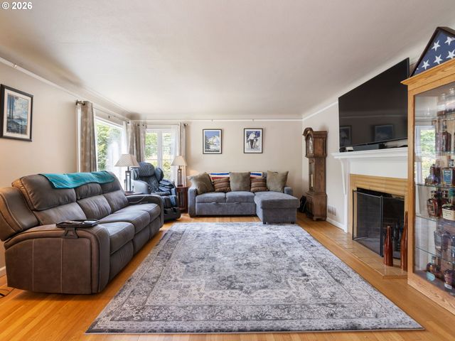 3103 Ne DEKUM St, Portland, OR 97211