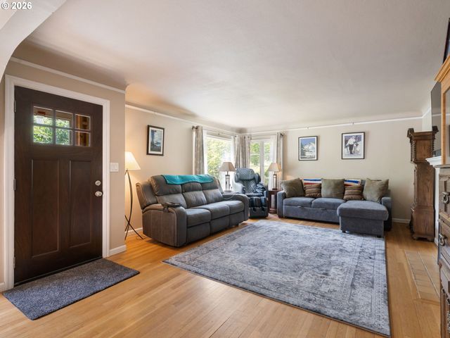 3103 Ne DEKUM St, Portland, OR 97211