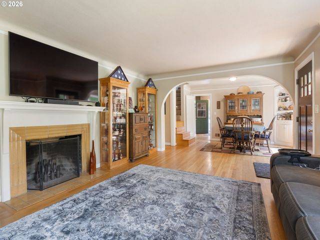 3103 Ne DEKUM St, Portland, OR 97211