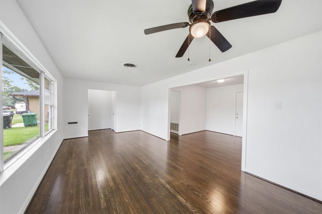 1841 Huge Oaks Street, Houston, TX 77055