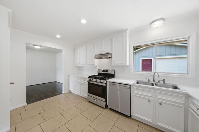 1841 Huge Oaks Street, Houston, TX 77055
