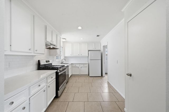 1841 Huge Oaks Street, Houston, TX 77055