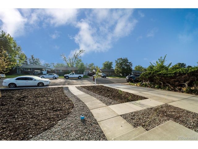 8711 Oakwood St, Westminster, CO 80031