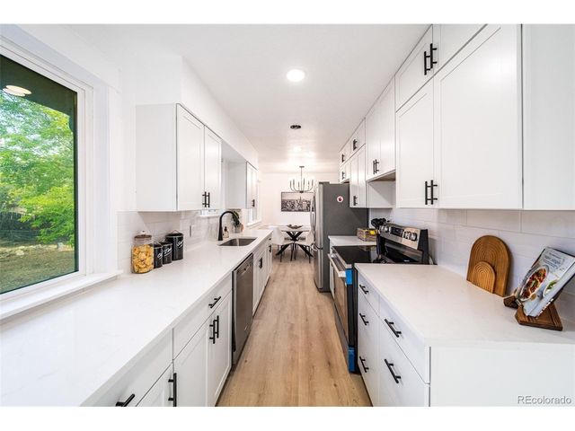 8711 Oakwood St, Westminster, CO 80031