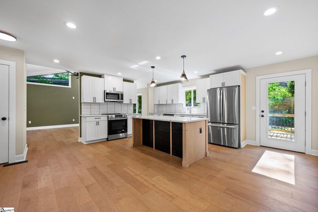 105 Canebreak Lane, Simpsonville, SC 29681