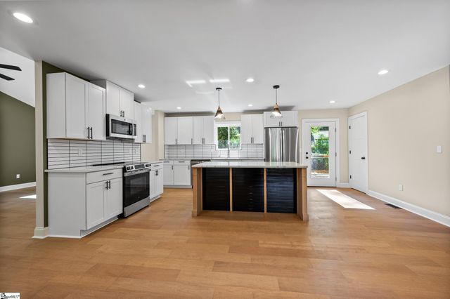 105 Canebreak Lane, Simpsonville, SC 29681