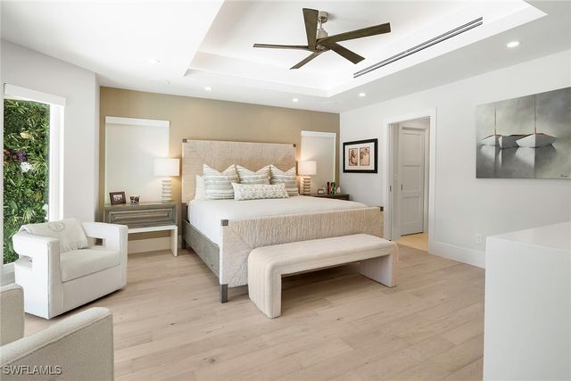 1550 Chesapeake AVE, Naples, FL 34102