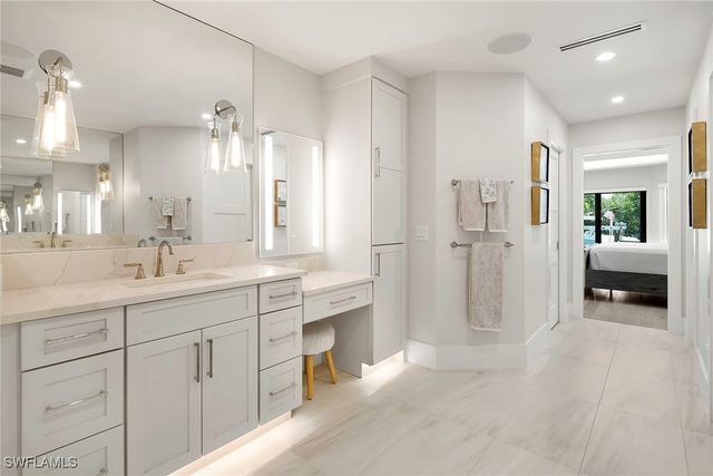 1550 Chesapeake AVE, Naples, FL 34102