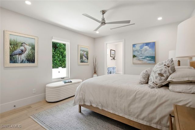 1550 Chesapeake AVE, Naples, FL 34102