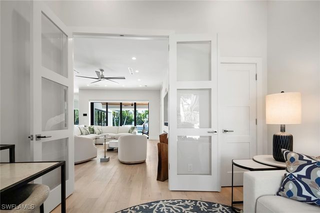 1550 Chesapeake AVE, Naples, FL 34102