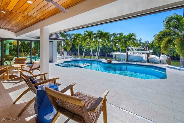 1550 Chesapeake AVE, Naples, FL 34102