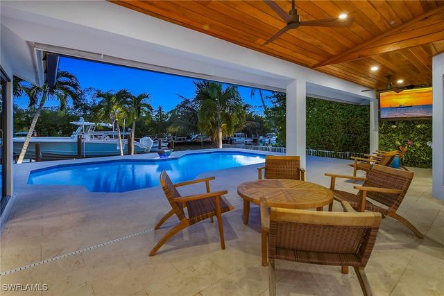 1550 Chesapeake AVE, Naples, FL 34102