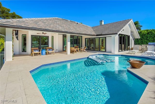 1550 Chesapeake AVE, Naples, FL 34102