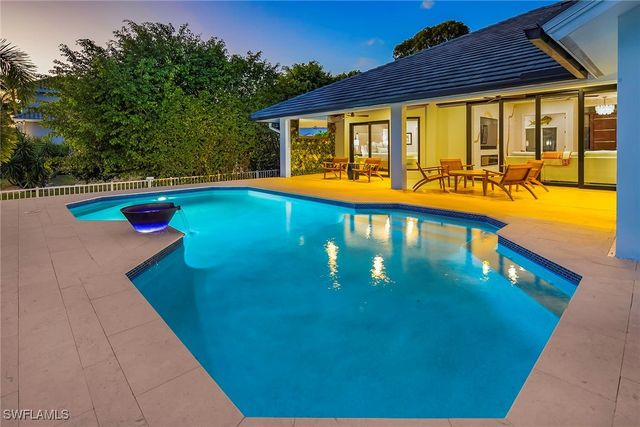 1550 Chesapeake AVE, Naples, FL 34102