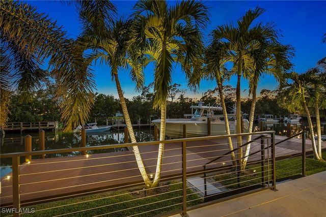 1550 Chesapeake AVE, Naples, FL 34102