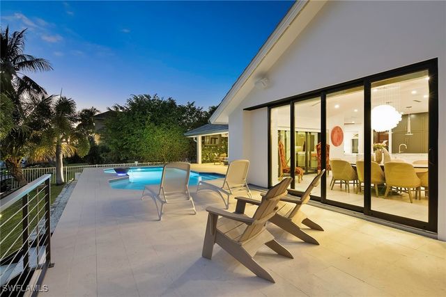 1550 Chesapeake AVE, Naples, FL 34102