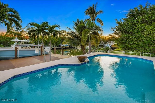 1550 Chesapeake AVE, Naples, FL 34102