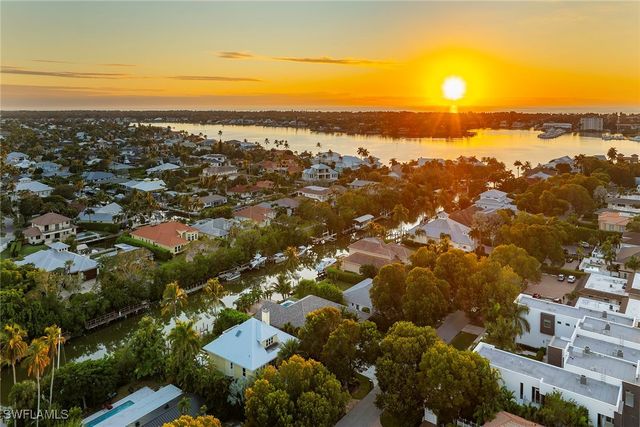 1550 Chesapeake AVE, Naples, FL 34102