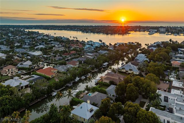 1550 Chesapeake AVE, Naples, FL 34102