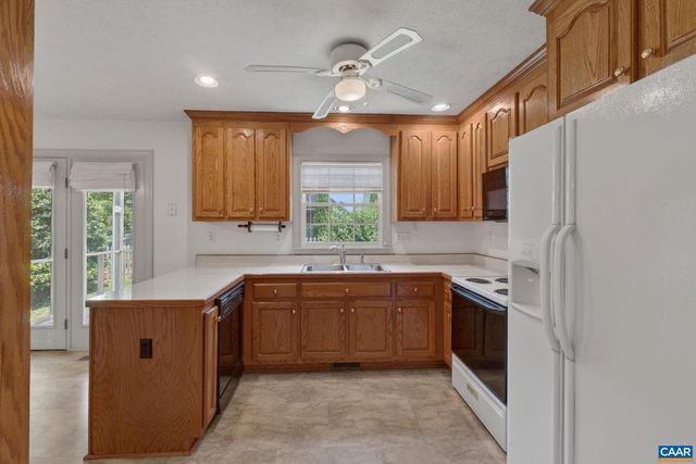 1064 WINTERGREEN LN, Charlottesville, VA 22903