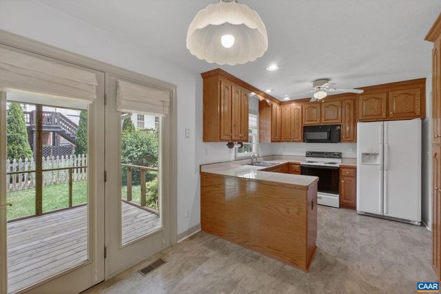 1064 WINTERGREEN LN, Charlottesville, VA 22903