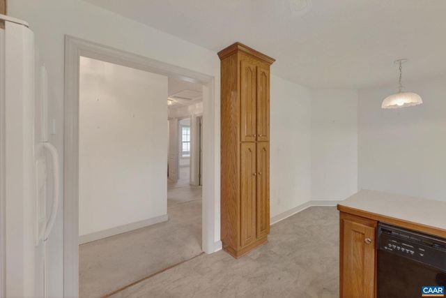 1064 WINTERGREEN LN, Charlottesville, VA 22903