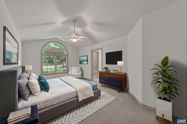 1064 WINTERGREEN LN, Charlottesville, VA 22903