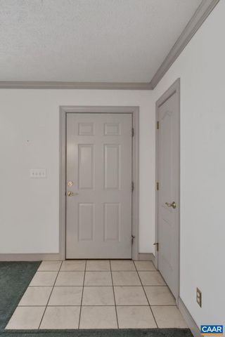 1064 WINTERGREEN LN, Charlottesville, VA 22903