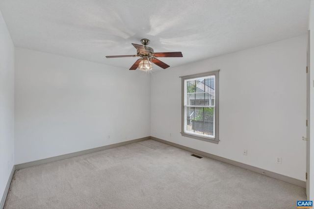 1064 WINTERGREEN LN, Charlottesville, VA 22903