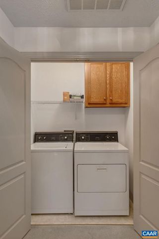 1064 WINTERGREEN LN, Charlottesville, VA 22903