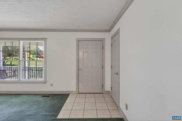 1064 WINTERGREEN LN, Charlottesville, VA 22903