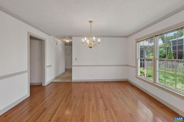 1064 WINTERGREEN LN, Charlottesville, VA 22903