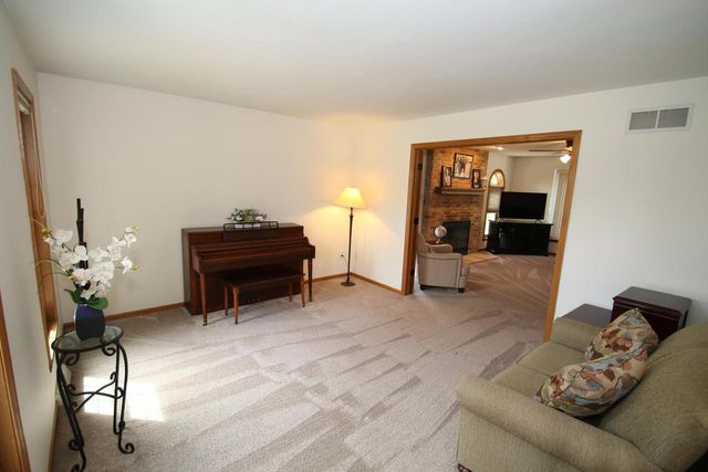 S95W12970 Walter Hagen DRIVE, Muskego, WI 53150