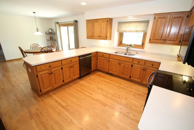S95W12970 Walter Hagen DRIVE, Muskego, WI 53150