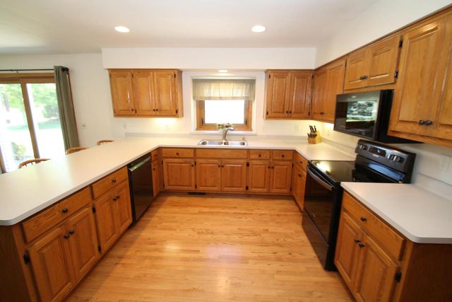 S95W12970 Walter Hagen DRIVE, Muskego, WI 53150