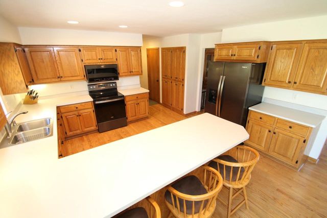 S95W12970 Walter Hagen DRIVE, Muskego, WI 53150