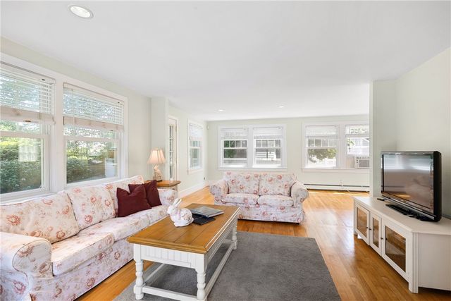 36 Kay Boulevard, Newport, RI 02840