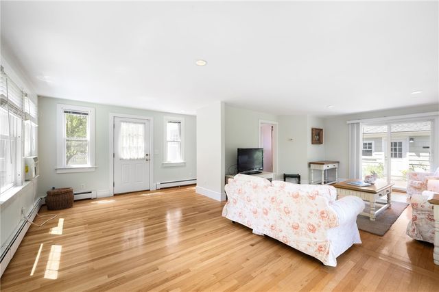 36 Kay Boulevard, Newport, RI 02840