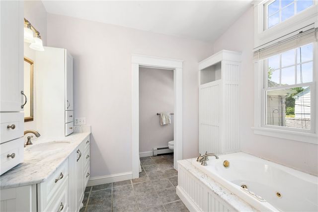 36 Kay Boulevard, Newport, RI 02840