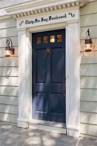 36 Kay Boulevard, Newport, RI 02840