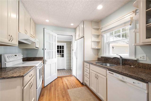 36 Kay Boulevard, Newport, RI 02840