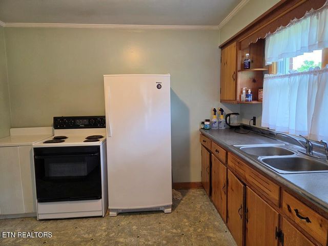 132 S Turner Drive, Sparta, TN 38583
