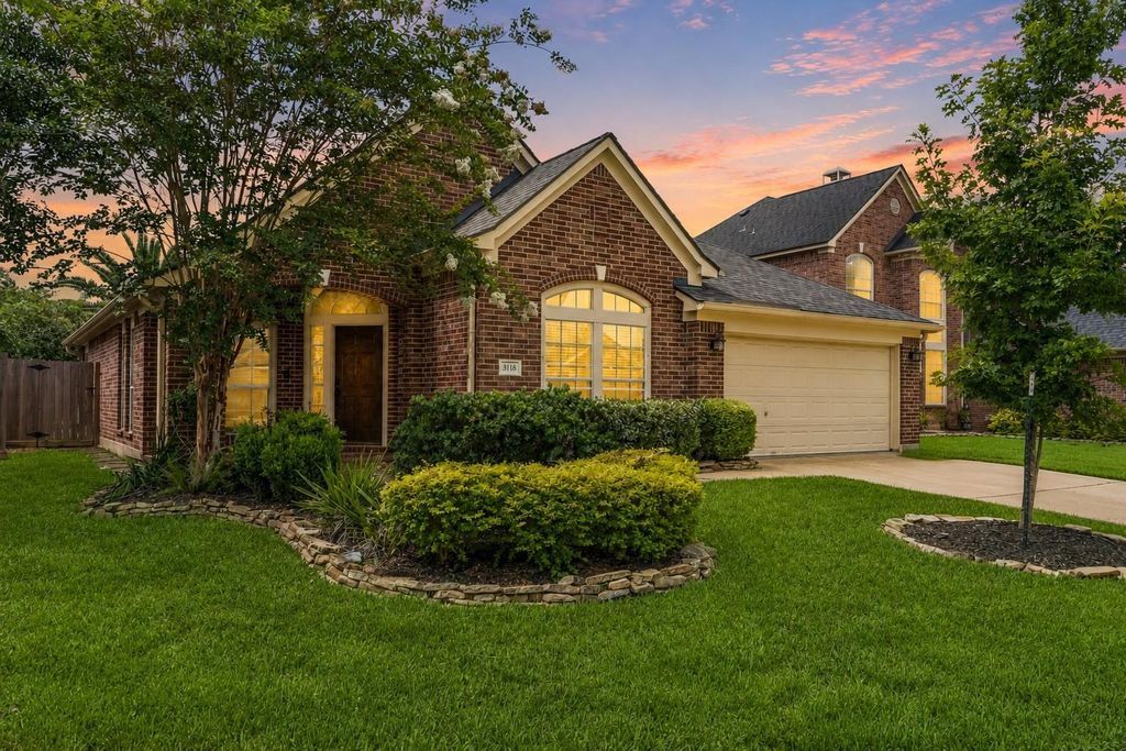 3118 Valley Court, Manvel, TX 77578