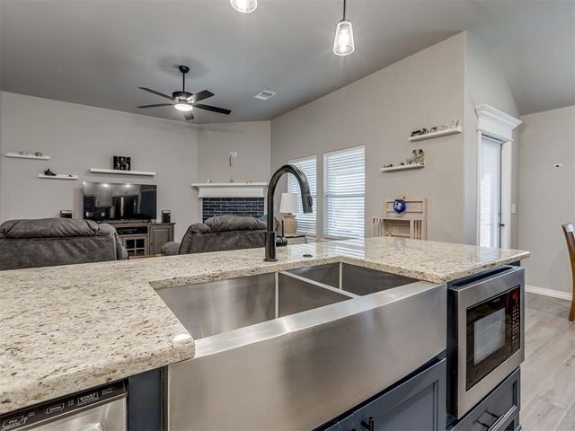 9317 NW 90th Street, Yukon, OK 73099