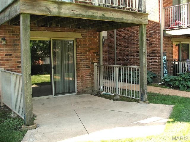 1380 Willow Brook Cove Court 1, Creve Coeur, MO 63146